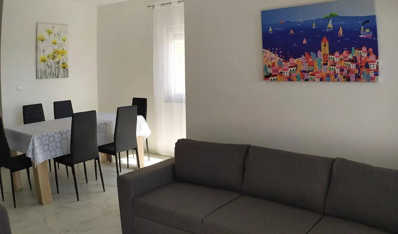 Villa Stella Trogir 0*,  Croatia